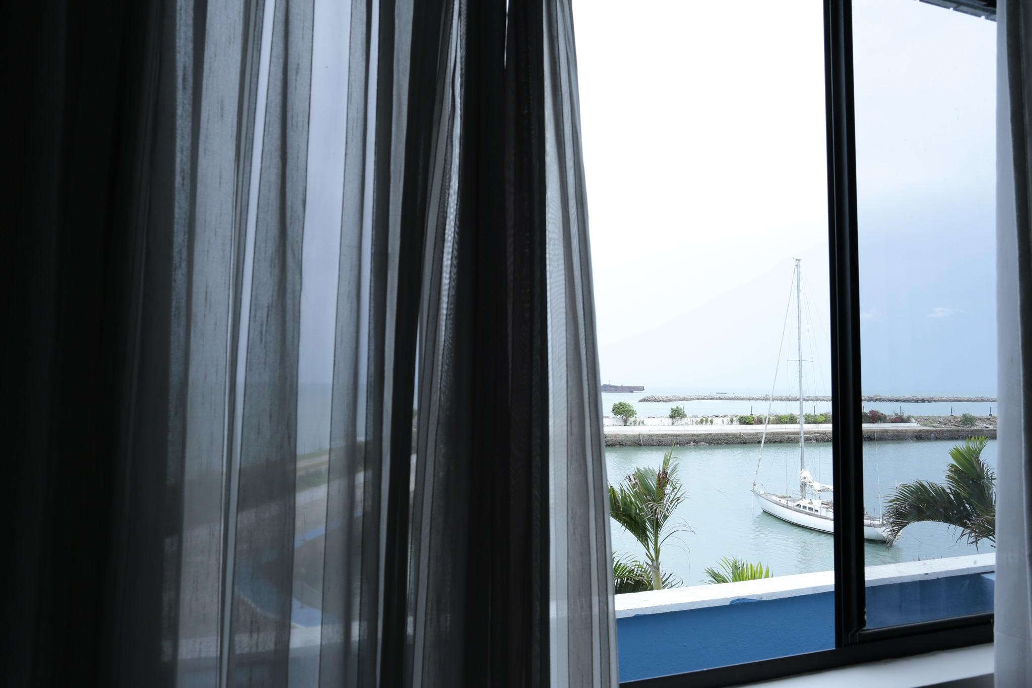 Marina Park Hotel Fortaleza  Exterior foto A window with a curtain