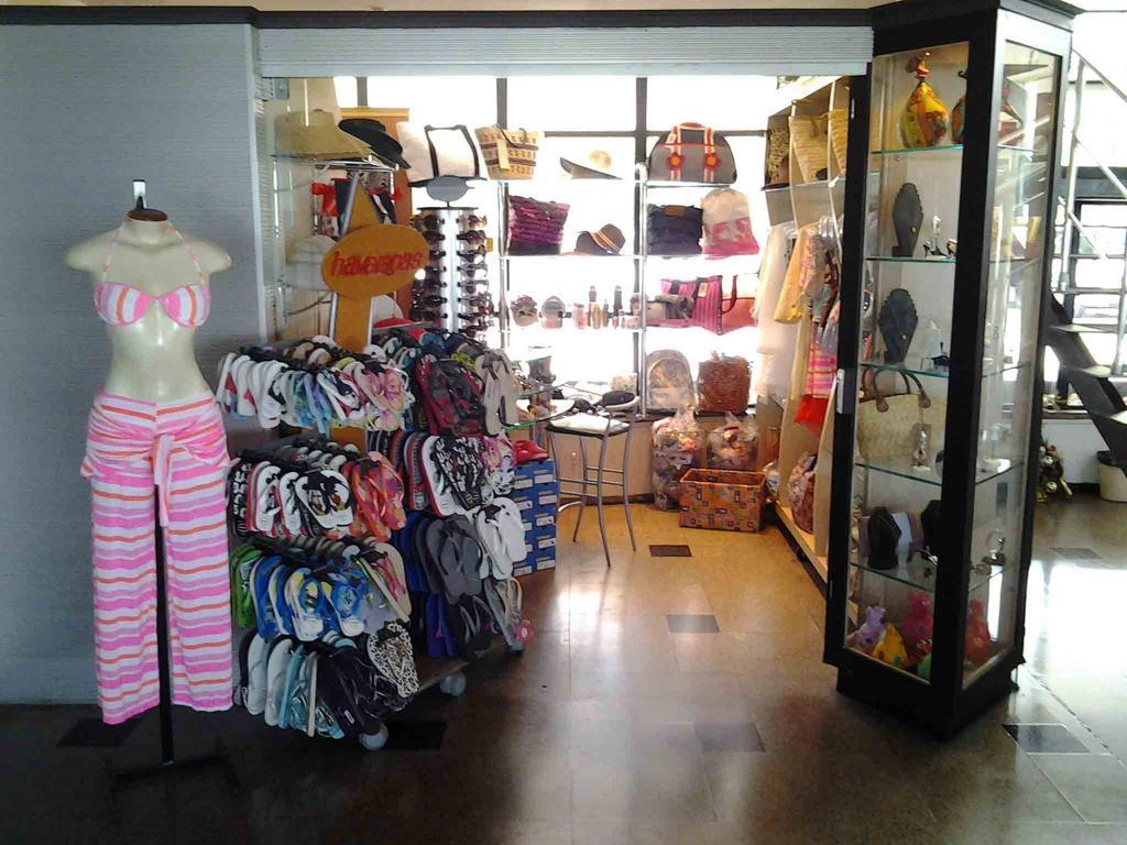 Marina Park Hotel Fortaleza  Exterior foto A store in the shopping mall